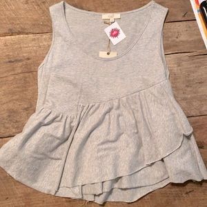 🌟Easel Sleeveless Gray Tunic🌟